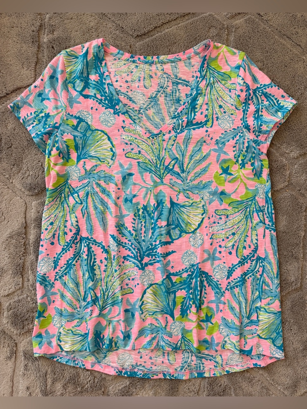 Lilly Pulitzer Etta V-Neck Top T Shirt Mandevilla Baby Hip Nautic Size Medium M